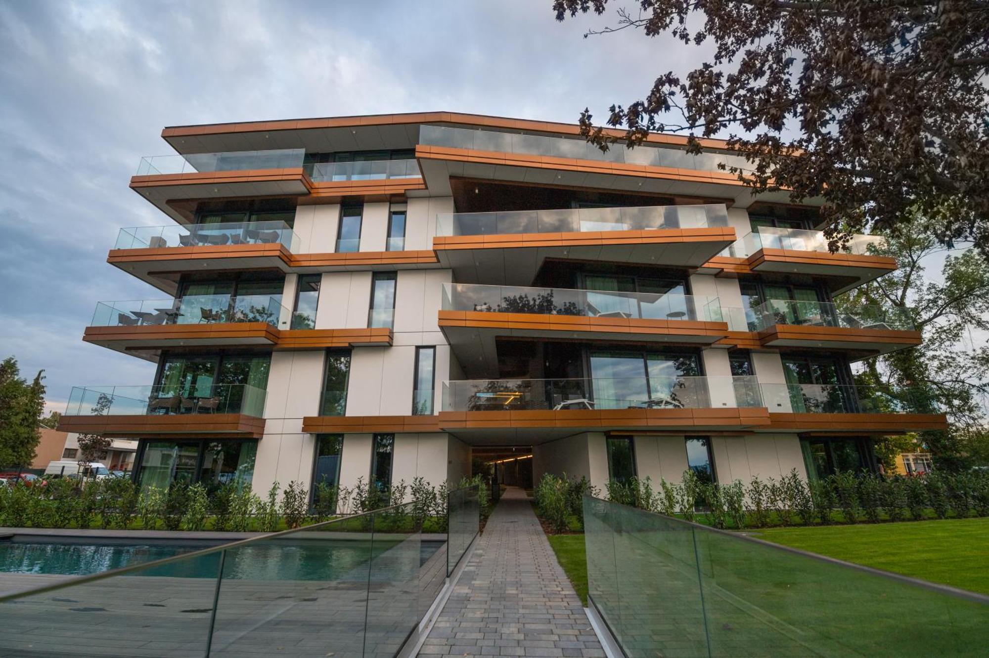 Bj81 Suite Hotel شيوفوك المظهر الخارجي الصورة